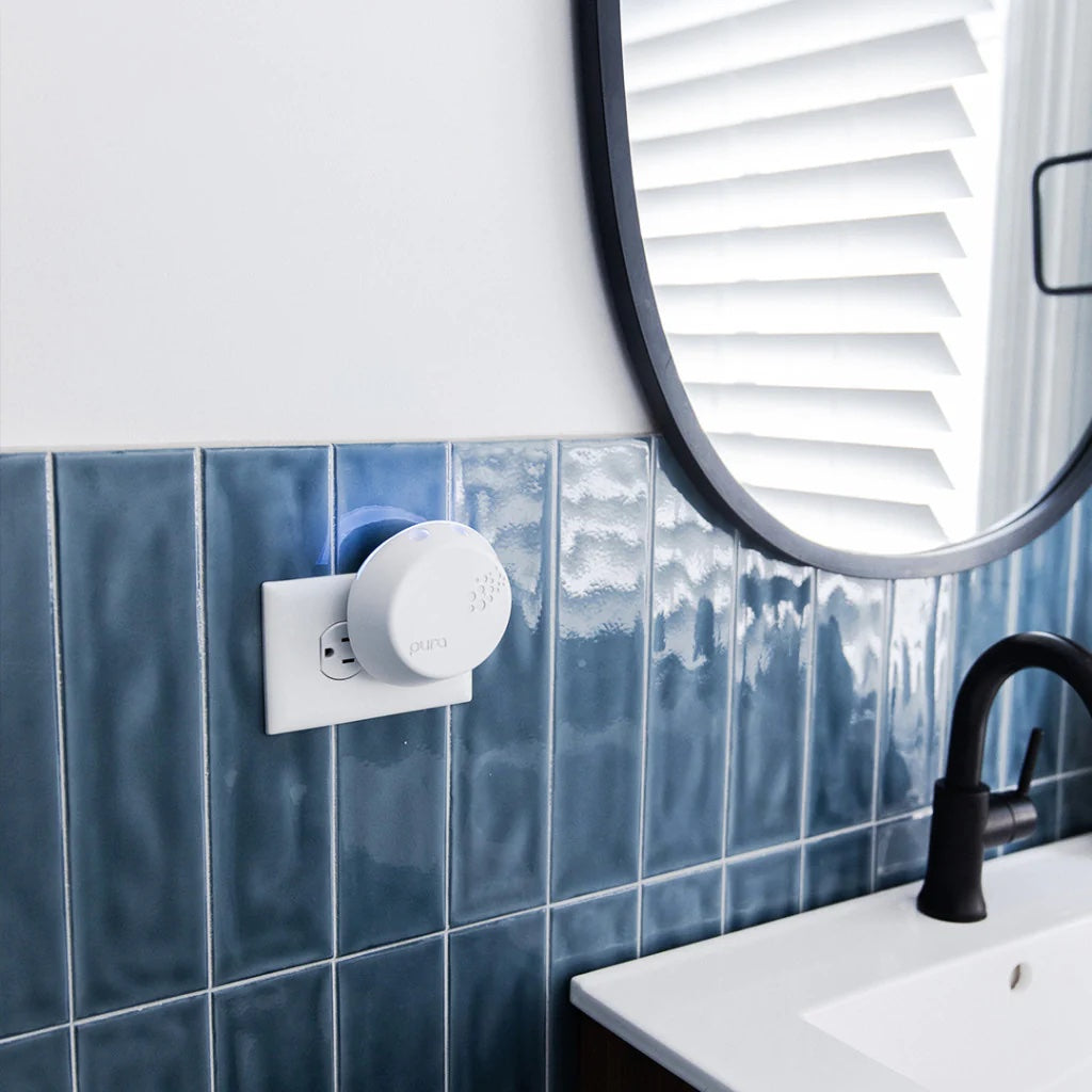 Clean Crisp White Pura + Votivo Fragrance Refill - Thumbnail 3